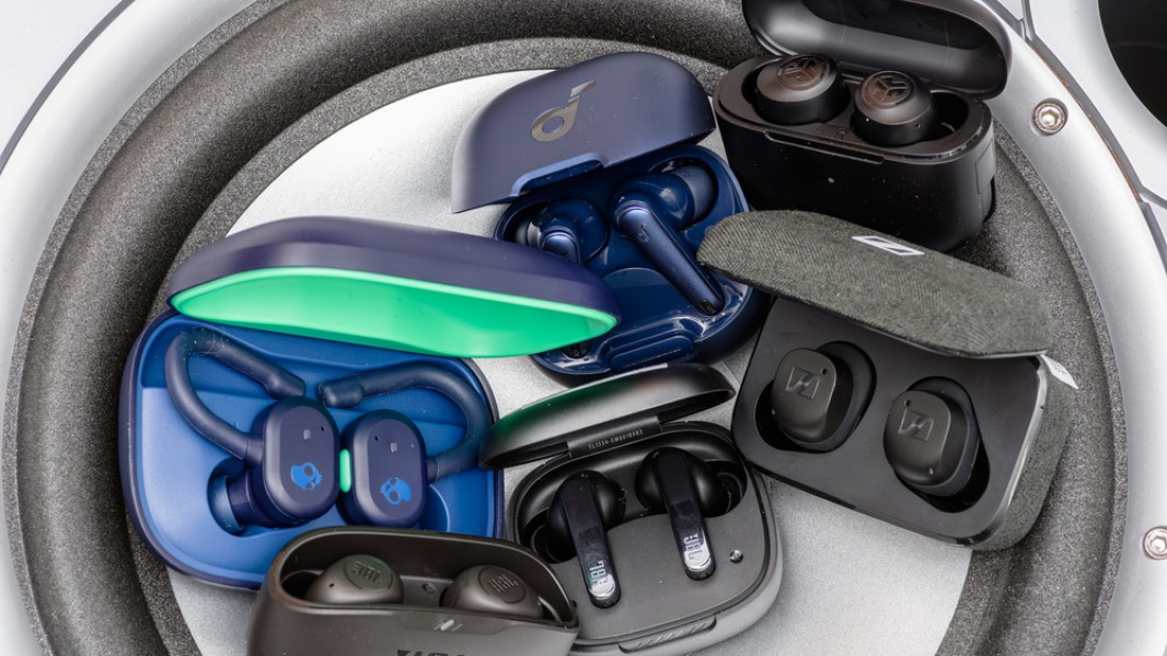 Rekomendasi Earbuds Nirkabel Stylish Bass Mantap Nyaman Dipakai Untuk Aktivitas Harian