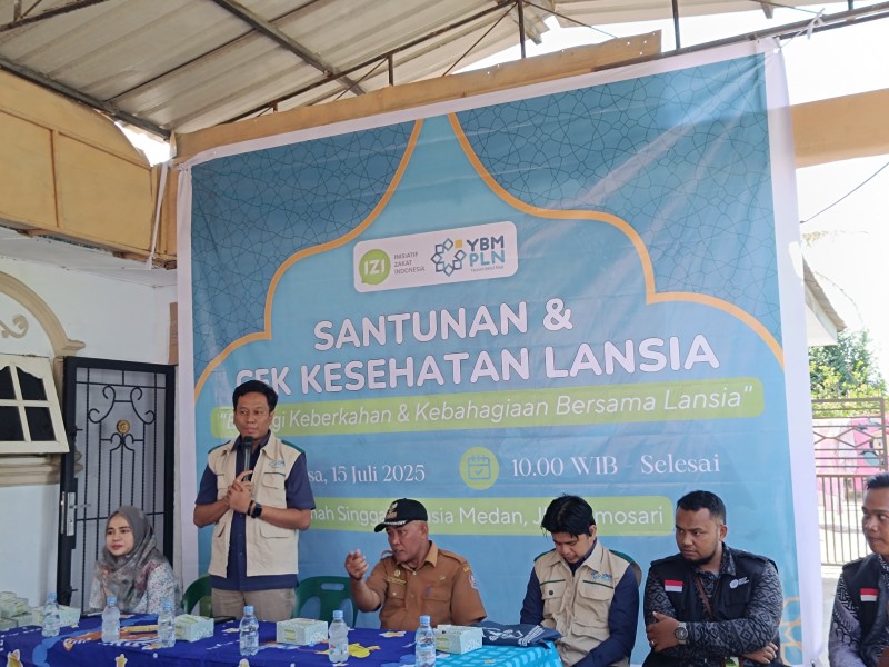 Jelang Hari Kemerdekaan, YBM PLN Berikan Santunan dan Pemeriksaan Gratis bagi Lansia Medan
