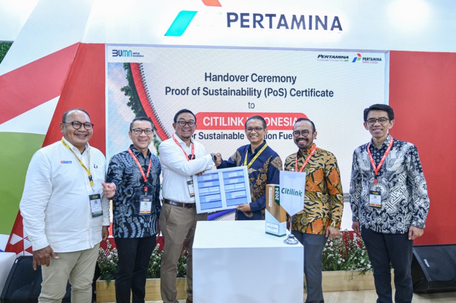 Pertamina Group Tingkatkan Distribusi Bahan Bakar Berkelanjutan untuk Mendukung Dekarbonisasi Penerbangan Pertamina Group Tingkatkan Distribusi Bahan Bakar Berkelanjutan untuk Mendukung Dekarbonisasi Penerbangan