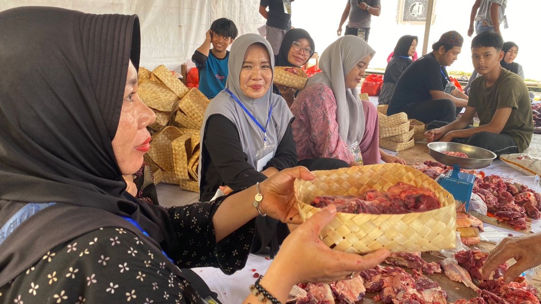 Bank Indonesia Dukung Program Qurban Minim Sampah di Kampung Mualaf Masjid Kayu Al Bina Bangka