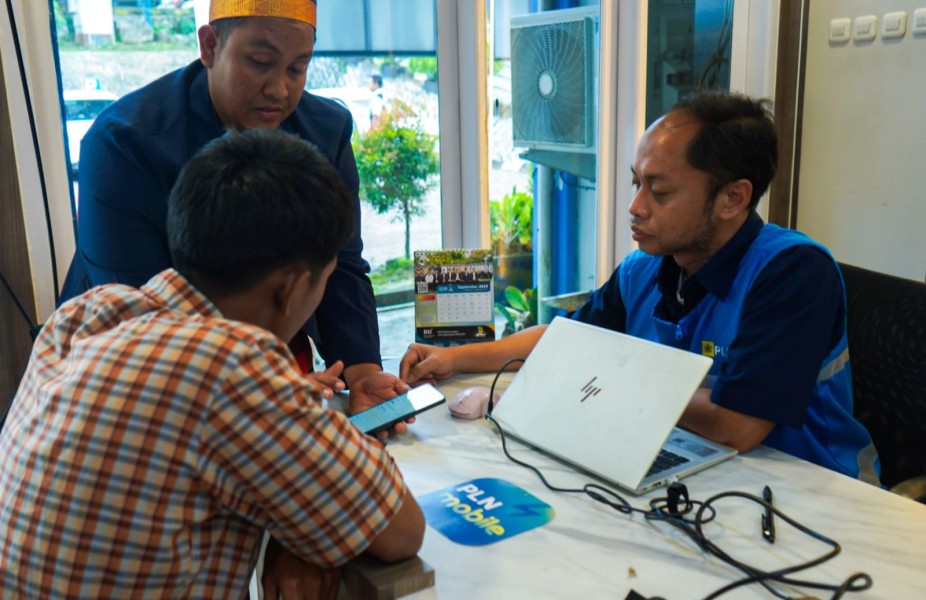 Hari Pelanggan Nasional Dimanfaatkan Oleh GM PLN UID Kaltimra Untuk Memberikan Layanan Humanis Serta Menyampaikan Komitmen Terhadap Kepuasan Pelanggan Hari Pelanggan Nasional Dimanfaatkan Oleh GM PLN UID Kaltimra Untuk Memberikan Layanan Humanis Serta Menyampaikan Komitmen Terhadap Kepuasan Pelanggan