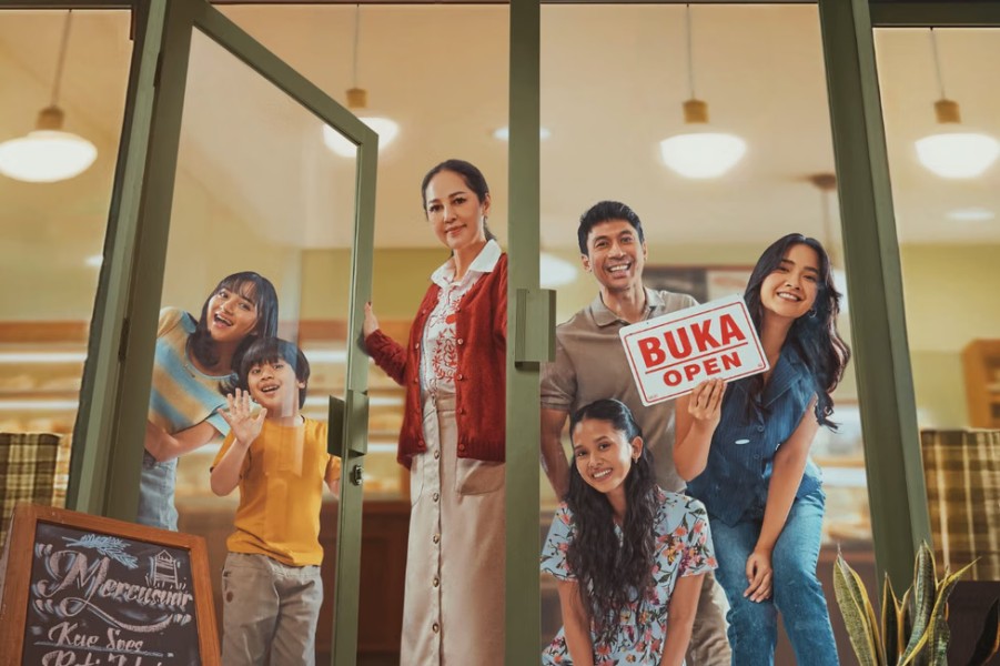 Sinopsis Film Senin Harga Naik Cerita Realita Kehidupan Finansial Generasi Muda