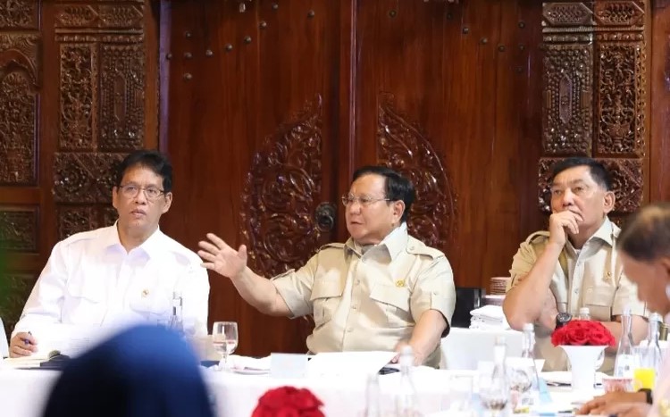 Prabowo Siapkan 2.000 Profesional Muda untuk Perkuat Sektor Strategis Nasional Prabowo Siapkan 2.000 Profesional Muda untuk Perkuat Sektor Strategis Nasional