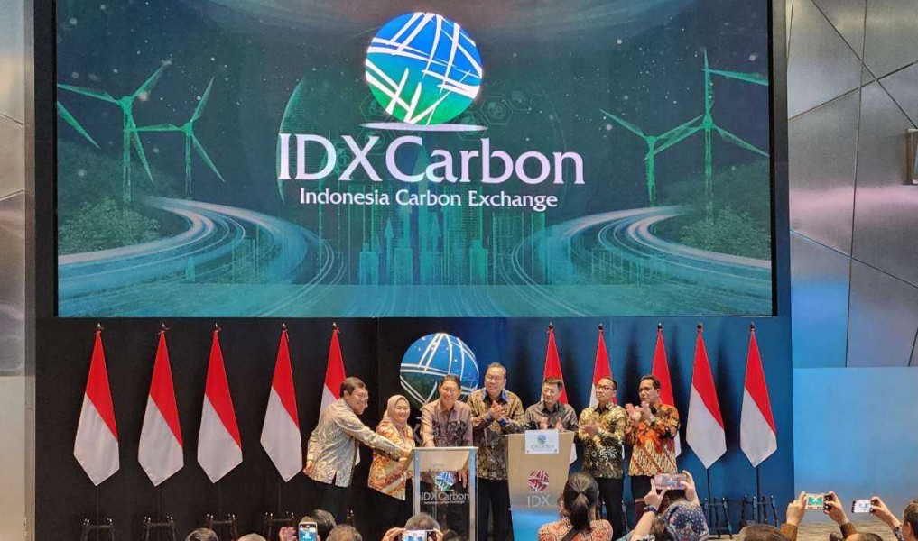 IDXCarbon Sabet Penghargaan Bursa Karbon Resmi Terbaik
