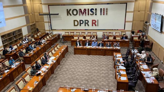 DPR Bentuk Panja Bahas Penyesuaian Pidana KUHP