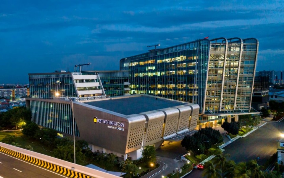 Laba United Tractors 2025 Turun Jadi Rp14,81 Triliun Akibat