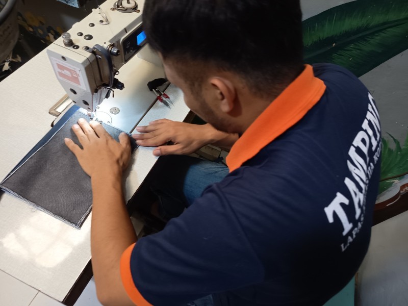 Lapas Kotabaru Produksi Tas Sasirangan Berkualitas untuk Kemandirian Warga Binaan