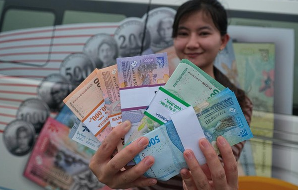 BCA Siapkan Rp72 Triliun untuk Penukaran Uang Lebaran, Mahasiswa UB Didorong Adaptif Hadapi Perubahan