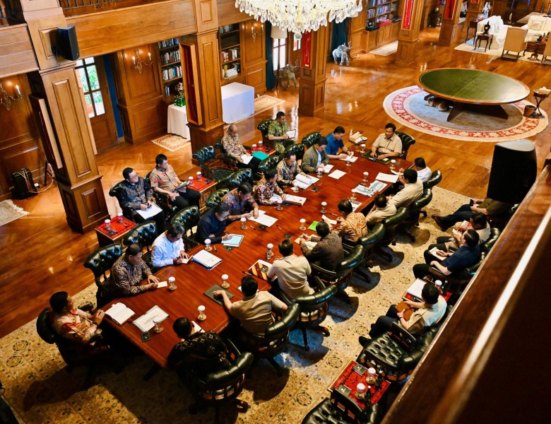 Presiden Prabowo Perintahkan Pemenuhan Kebutuhan Pengungsi dan Liburan Akhir Tahun