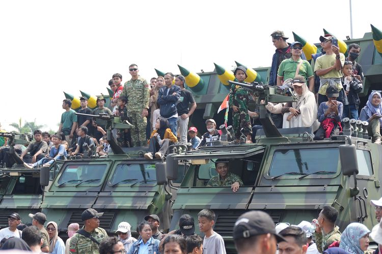 Kedekatan TNI dan Rakyat Terlihat di Perayaan HUT ke-80
