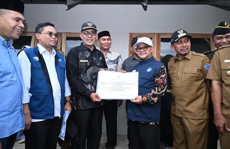 Pemulihan Pendidikan Pascabanjir, Mendikdasmen Resmikan Enam Ruang Kelas Darurat Pidie Jaya