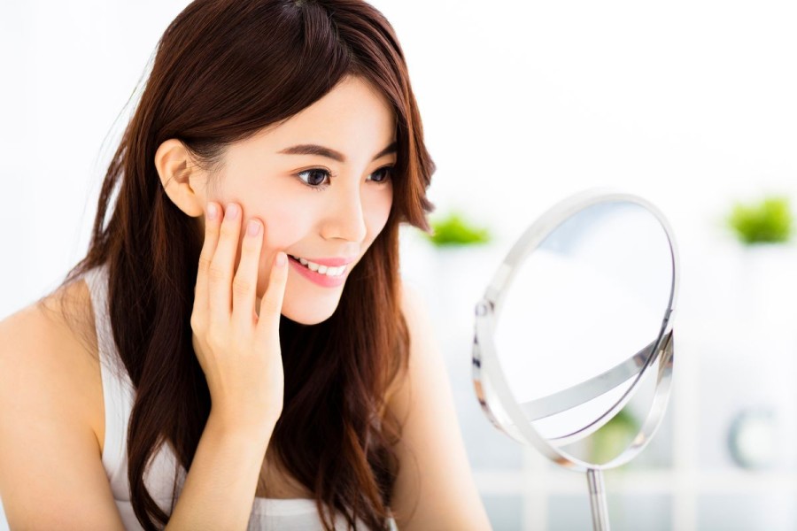 Kecantikan di Era Digital: Natural Glow dan Filter Instan Menggambarkan Standar Baru