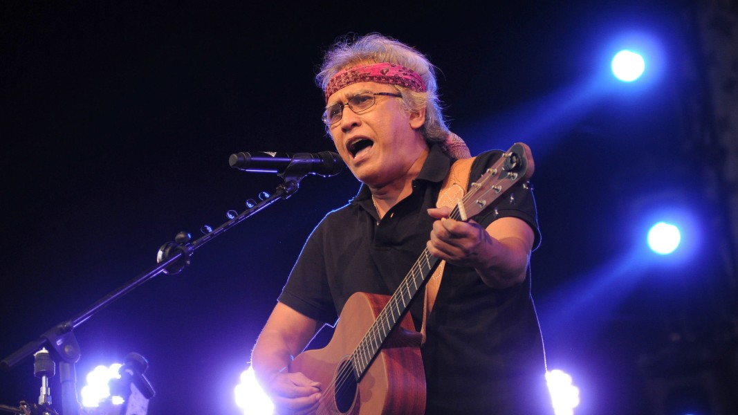 Iwan Fals Dorong Tren Mobil Listrik dan Gerakan Tanam Pohon di IIMS 2025