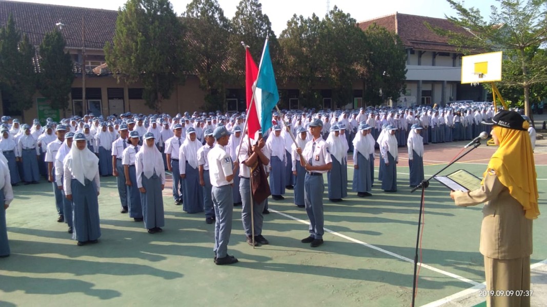 Kemendikdasmen Terbitkan Surat Edaran Upacara Bendera untuk Penguatan Karakter Siswa