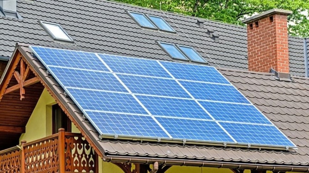 PLTS Atap Jadi Pilihan Energi Terbarukan Favorit