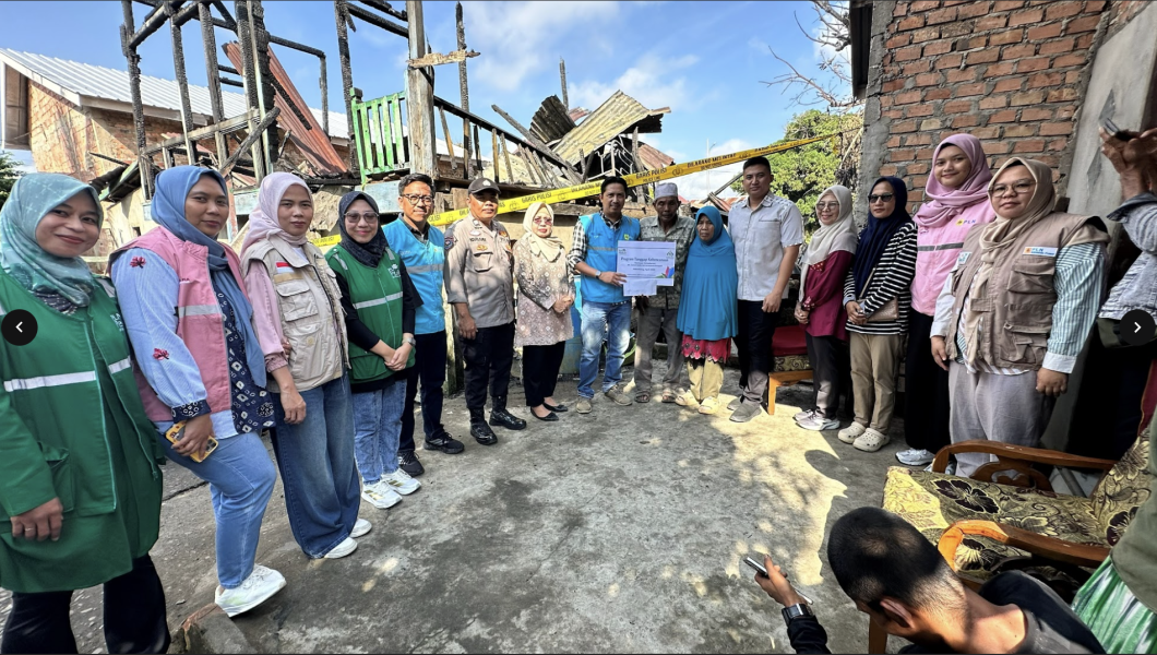 Gerak Cepat, PLN Indonesia Power UBP Keramasan Bantu Korban Kebakaran di Kertapati