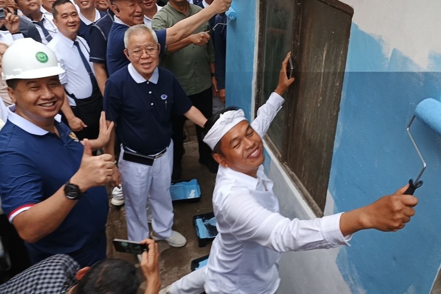 Menteri PKP dan Komunikasi Serahkan Kunci Rumah Subsidi untuk Wartawan di Perumahan Cibitung Bekasi