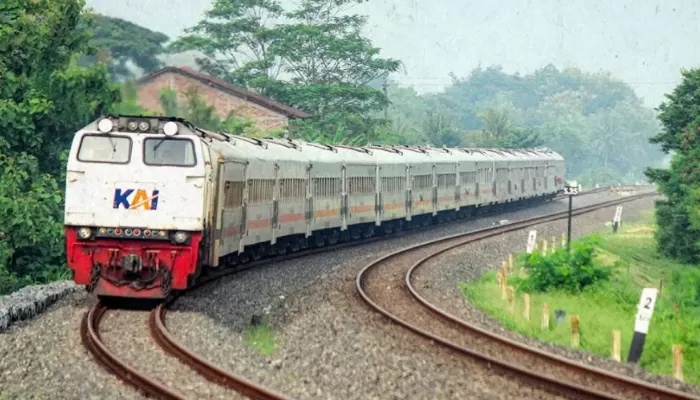 Kereta Api Kilat Pajajaran Permudah Perjalanan Jakarta-Bandung Hanya 1,5 Jam