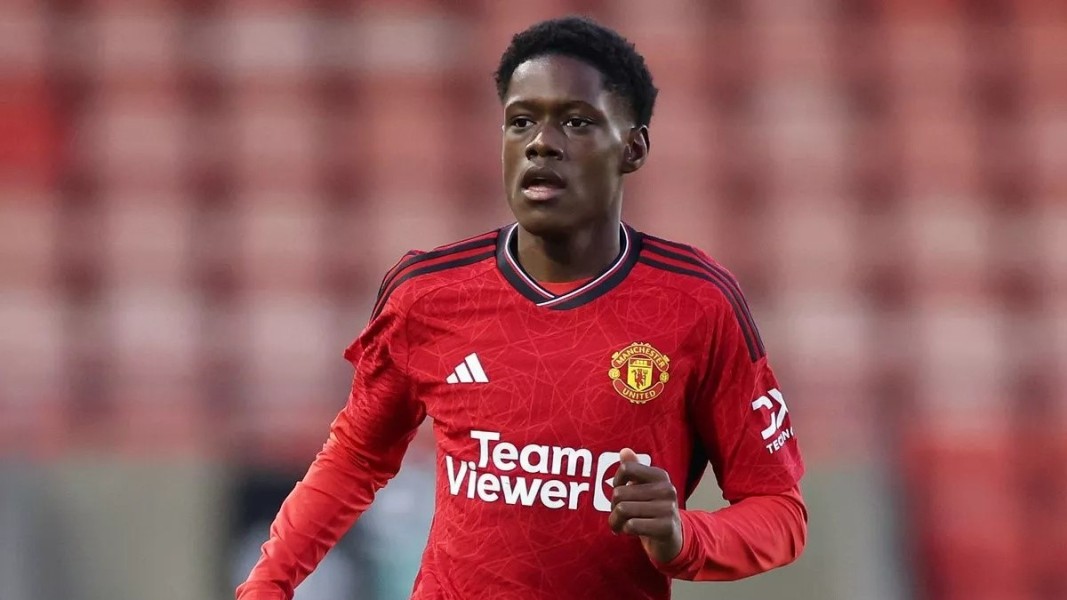 Manchester United Siapkan Debut Bendito Mantato Pemain Akademi Muda
