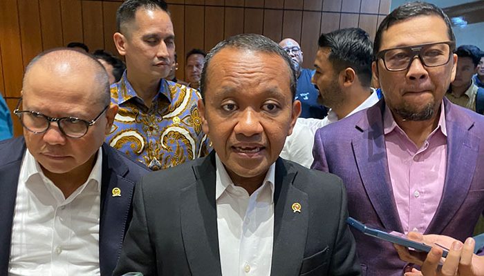 Masyarakat Adat Akan Terlibat Profesional dalam Pertambangan: Bahlil Lahadalia Pastikan Partisipasi Adat dalam UU Minerba Baru