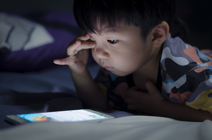 Dampak Gadget pada Anak: Orang Tua Harus Waspada