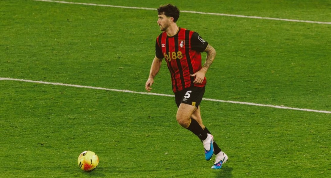 Marcos Senesi Jadi Incaran Barcelona dan Juventus, Persaingan Semakin Panas