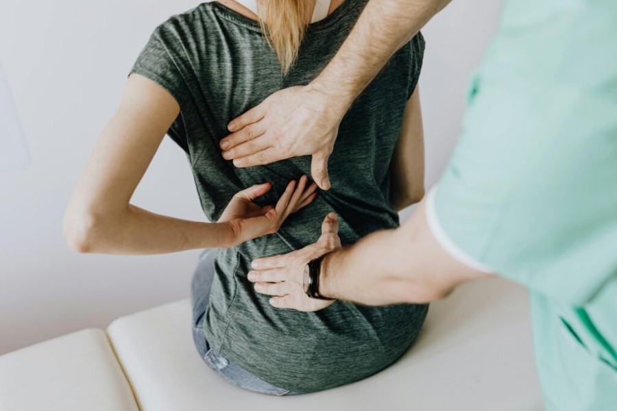Tas Berat Tidak Sebabkan Skoliosis Menurut Dokter Ahli