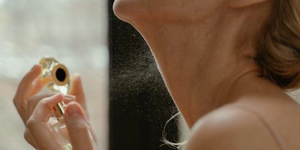 3 Kesalahan Memakai Parfum Yang Membuat Wangi Cepat Hilang