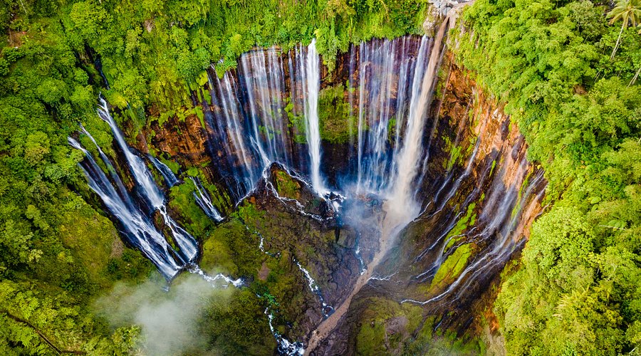 Pesona Wisata Alam Gunung Semeru dan Sekitarnya