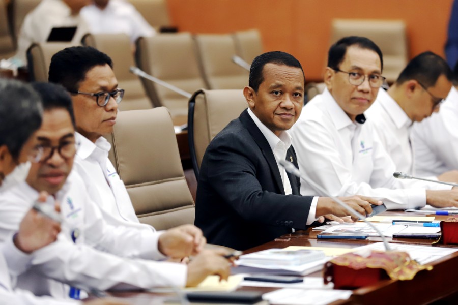 ESDM Siapkan PLTS 100 GW Skala Desa ESDM Siapkan PLTS 100 GW Skala Desa