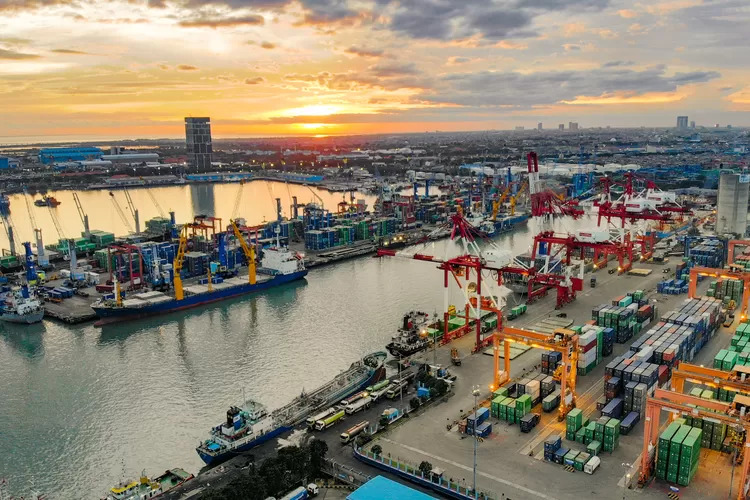 Kinerja Logistik Bongkar Muat Pelabuhan Tanjung Wangi