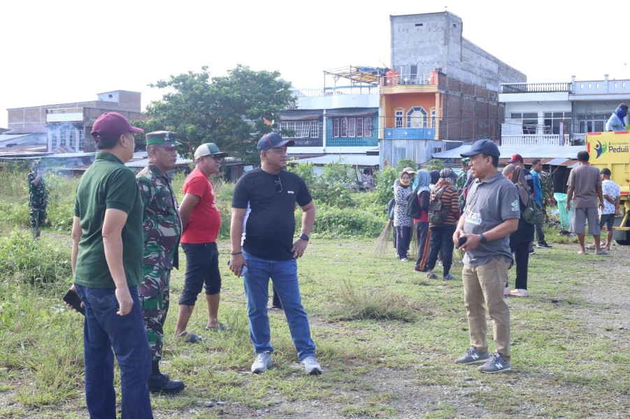 Kemenag Luwu Utara Rutin Laksanakan Jumat Bersih Demi Dukung Gerakan Asri