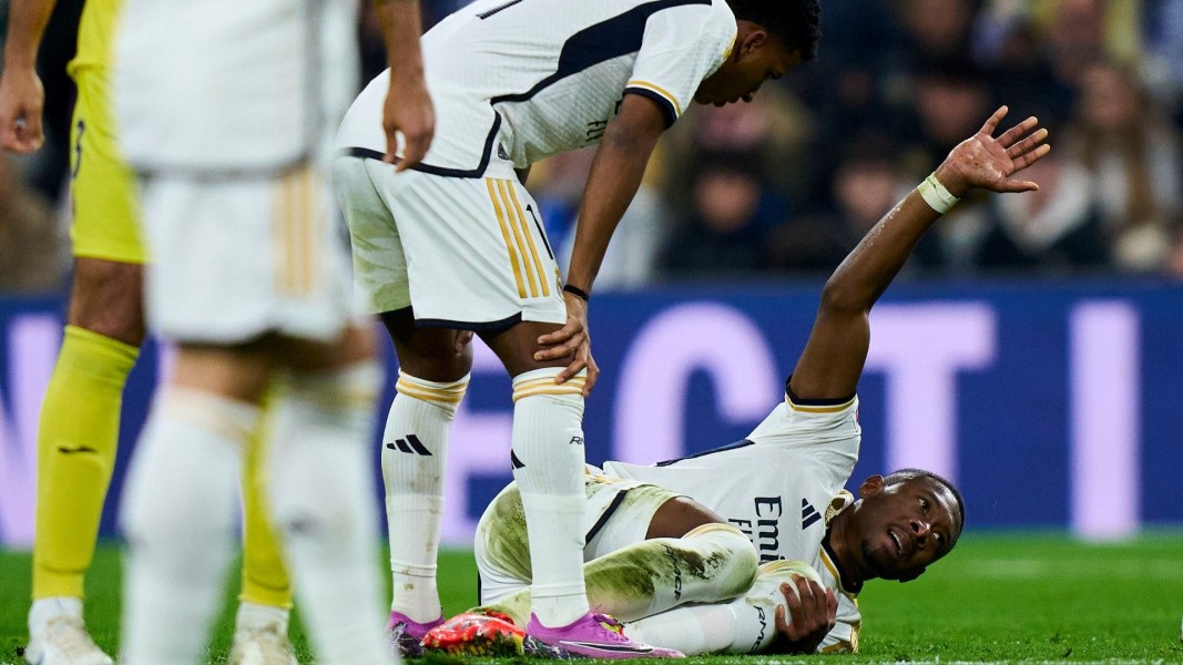 Judul: Cedera Kronis David Alaba Jadi Tantangan Besar Real Madrid Jelang Pertandingan Krusial