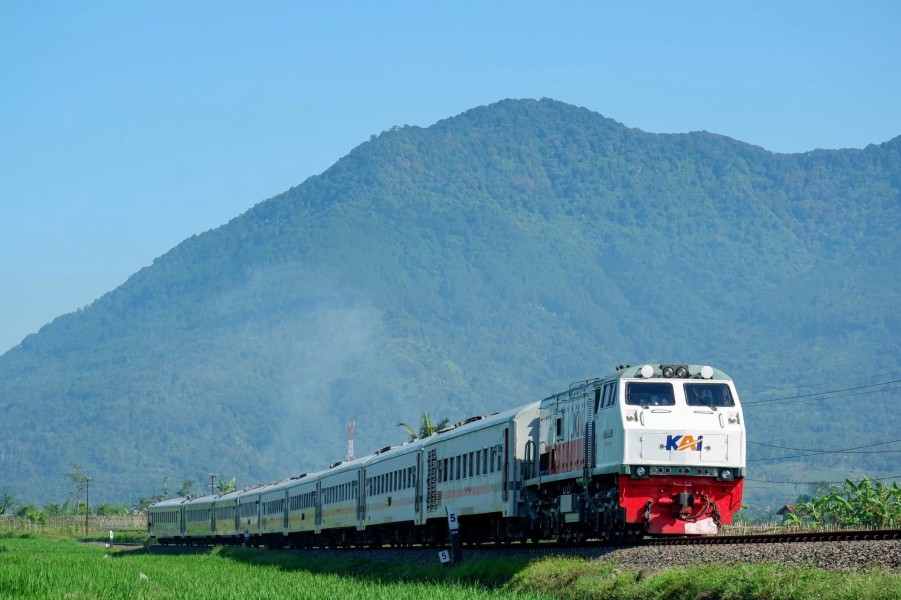 PT KAI Terima Penyertaan Modal Negara Rp 2 Triliun, Siap Tambah Armada KRL