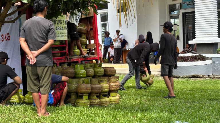 Pemkab Luwu Timur Bersama Pertamina Gelar Pasar Murah Elpiji Di 7 Kecamatan