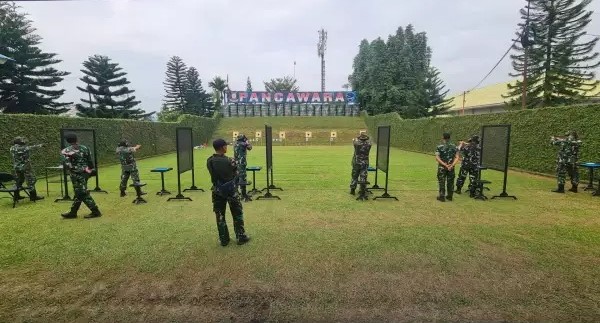 Latihan Menembak Prajurit TNI AU Tingkatkan Profesionalisme dan Kesiapan Operasional