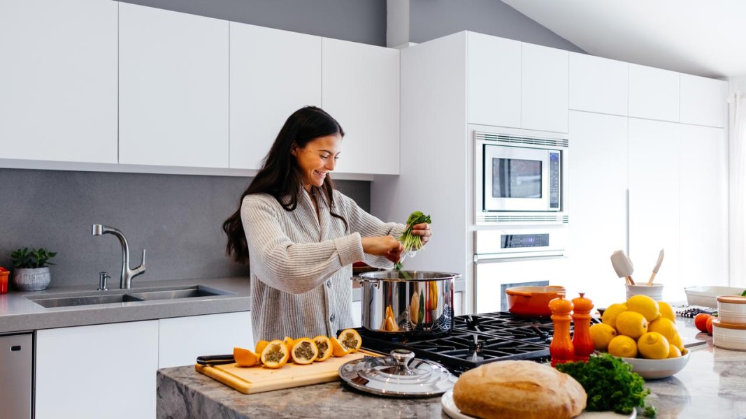4 Kebiasaan Dapur yang Diam-Diam Bisa Membahayakan Kesehatan Keluarga