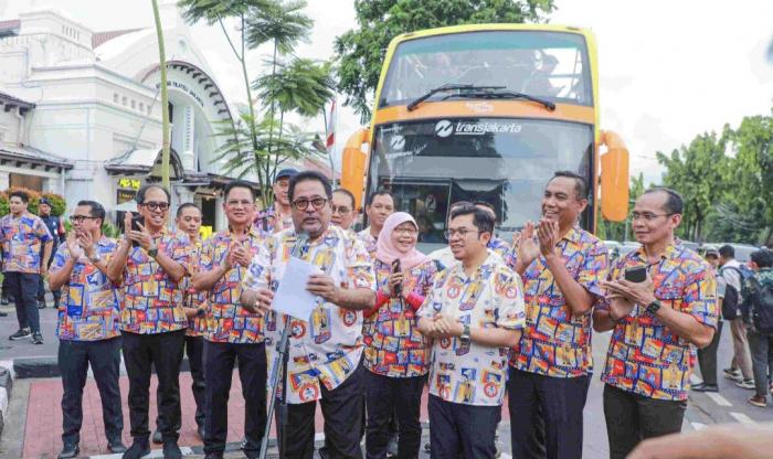 Rano Karno Luncurkan Bus Jakarta Heritage Untuk Wisata Edukatif
