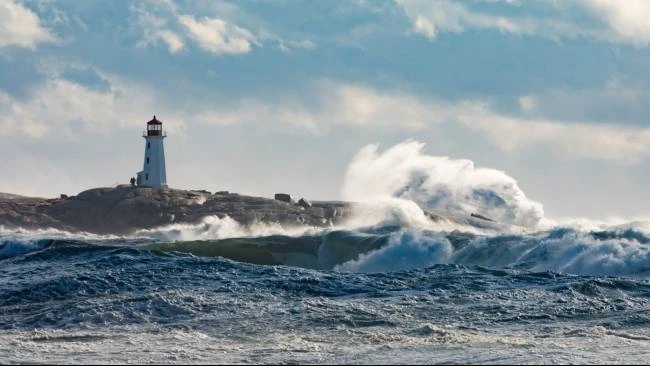 BMKG Keluarkan Peringatan Gelombang Tinggi Jelang Tahun Baru