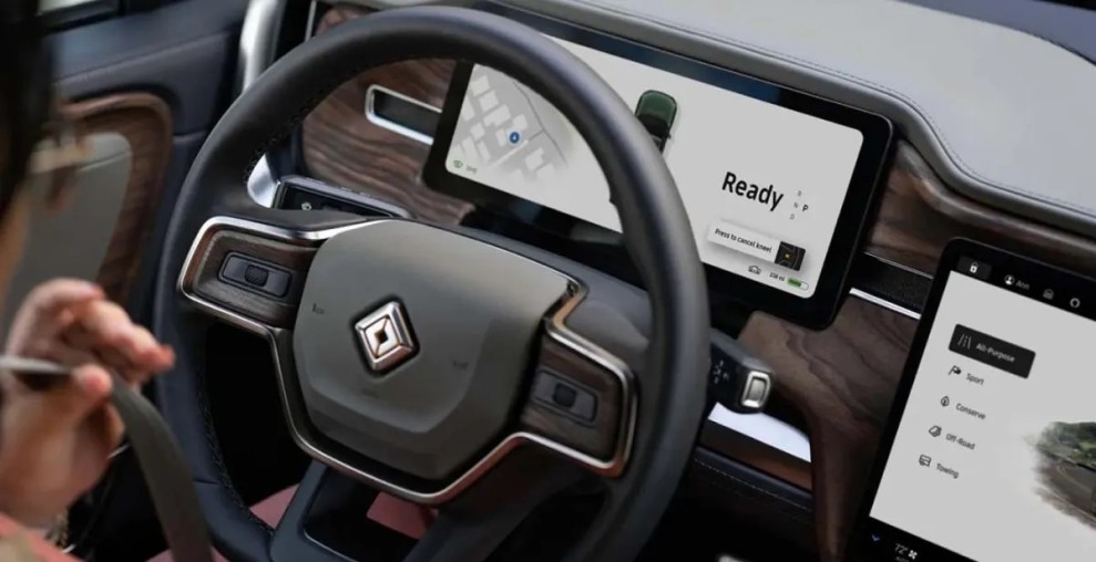 Rivian Tinggalkan CarPlay, Perkuat Infotainment Internal