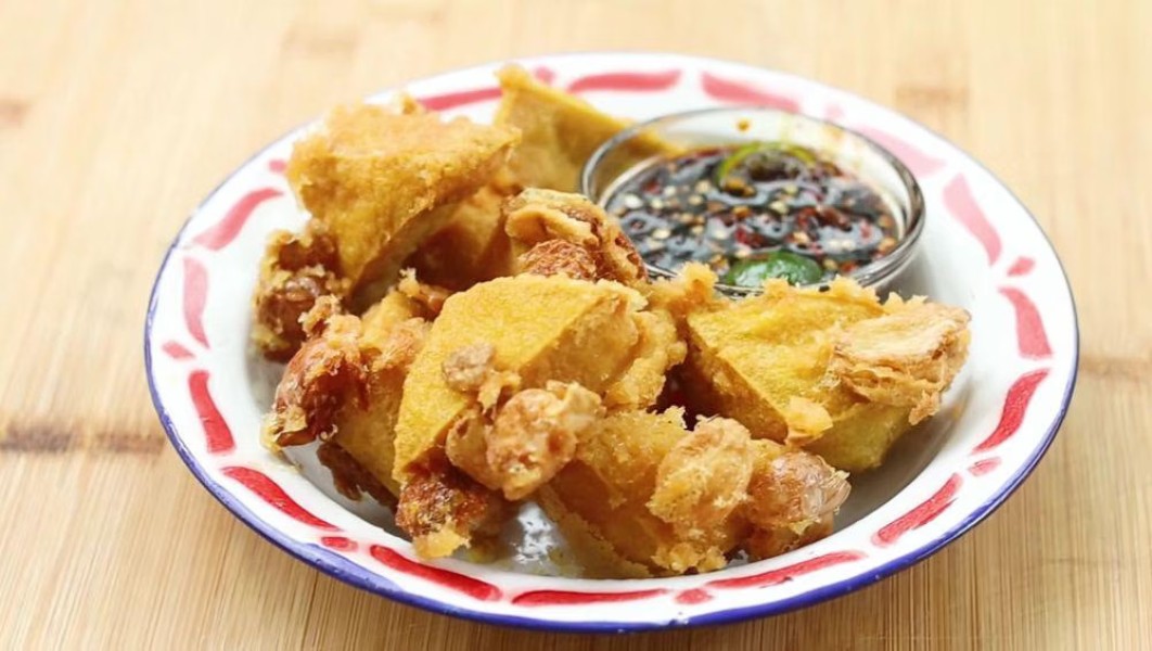 Resep Tahu Goreng Bawang Kriuk dengan Sambal Kecap Pedas Manis