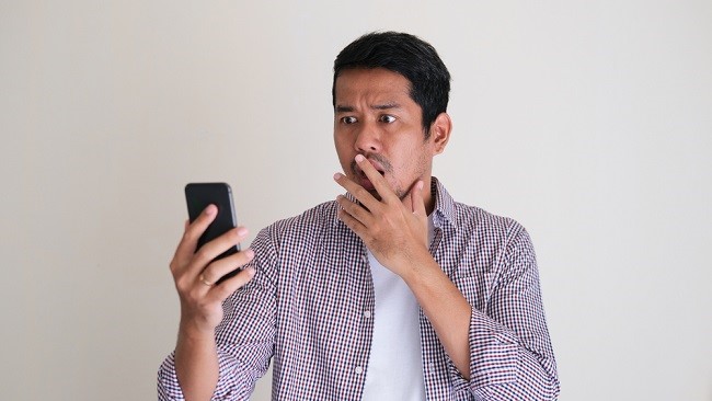 Dampak Doomscrolling dan Cara Bijak Konsumsi Berita Negatif