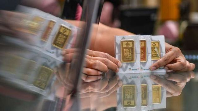 Harga Emas Antam di Surabaya Meningkat Tipis: Peluang Investasi Unggulan di Awal Tahun 2025