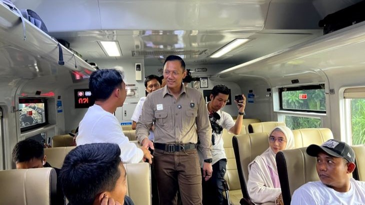 AHY Pastikan Kesiapan Kereta Api Hadapi Lonjakan Penumpang Natal dan Tahun Baru