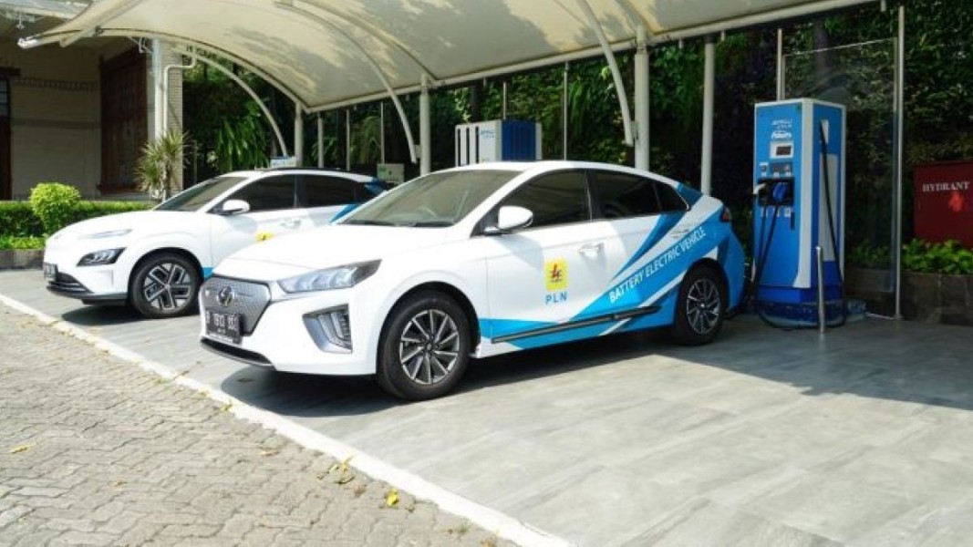 Kendaraan Listrik Murni Bisa Kurangi Subsidi BBM dan Polusi Indonesia