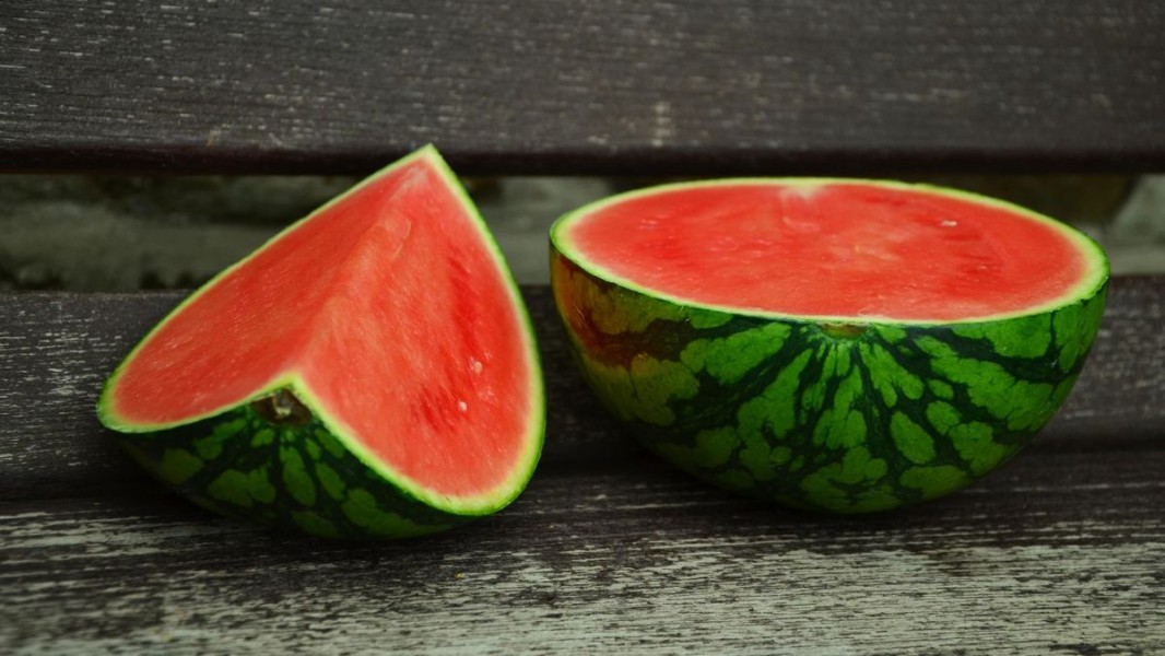 4 Buah Sehat yang Dapat Membantu Menurunkan Risiko Kanker Usus