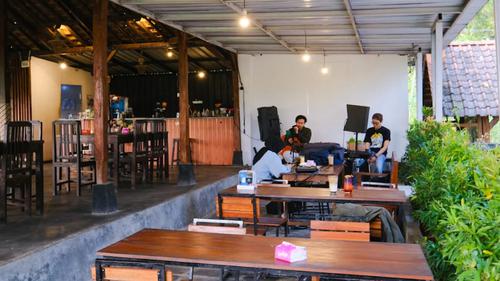 Rekomendasi Tempat Makan Kulon Progo Paling Hits Sambut Liburan Tahun Baru