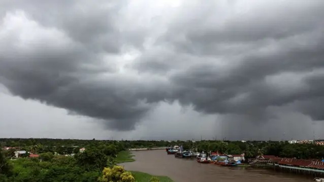 Update Cuaca BMKG: Hujan Ringan dan Berawan Tebal Menghampiri Warga