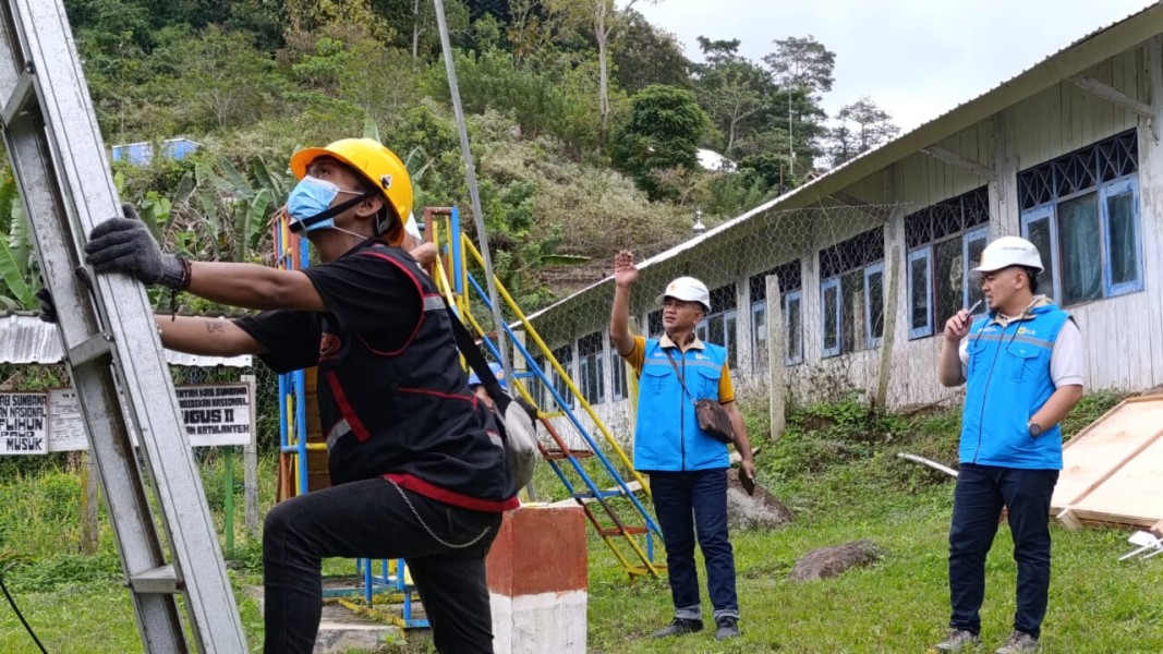 PLN Hadirkan Listrik Surya untuk Sekolah Terpencil Mahakam Ulu