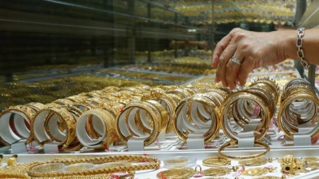 Harga Emas Perhiasan Hari Ini Stabil, Tren 24 Karat dan 18 Karat Menguat